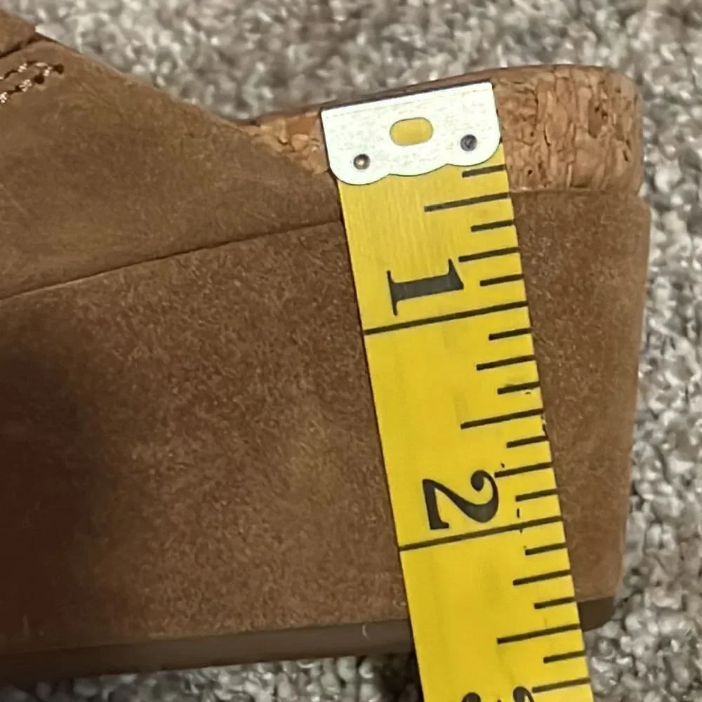 Ugg Shoes Lilah Tan Suede Wedge Sandals size 8